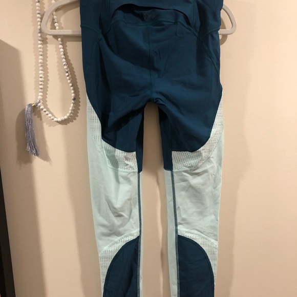 Under Armour leggings - Picture 2 of 5